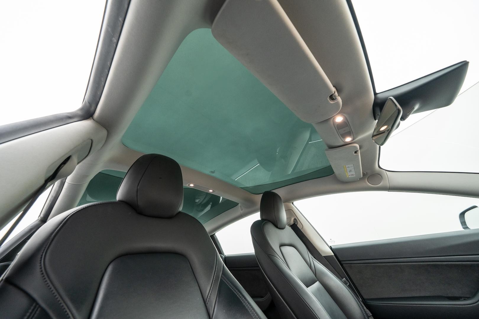 Tesla Model 3 image 4