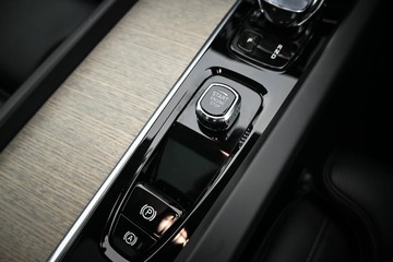 https://dvg-vehicle-assets.s3.amazonaws.com/C4541/2rrredeenmoxkntdslopba7i0.jpg