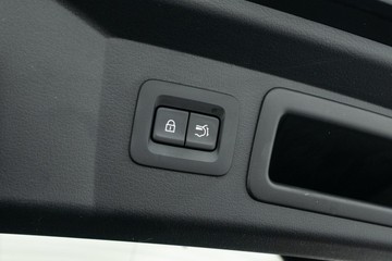 https://dvg-vehicle-assets.s3.amazonaws.com/C4588/e2sy9tqanaqgsyene96ko6d2i.jpg