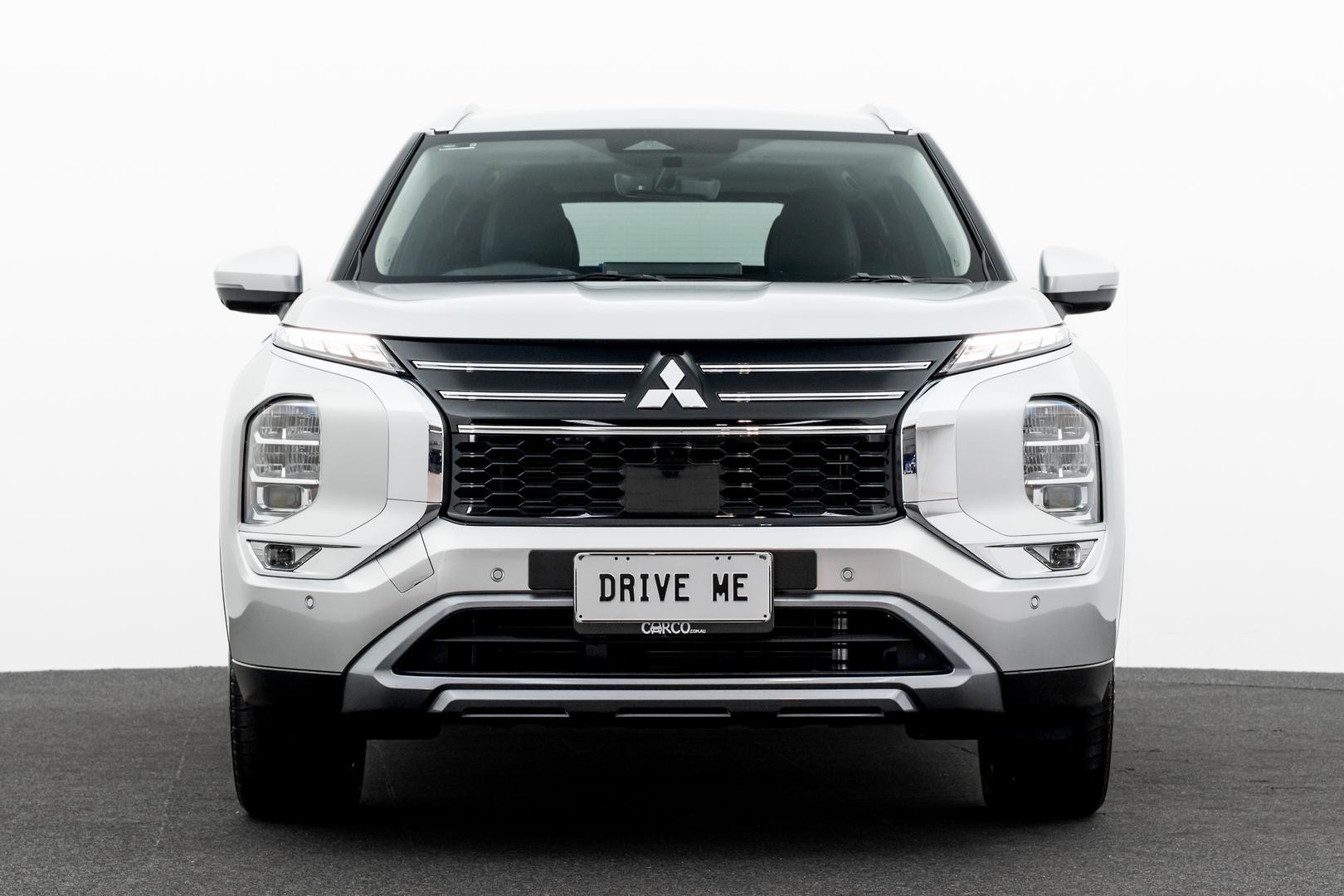 Mitsubishi Outlander image 2