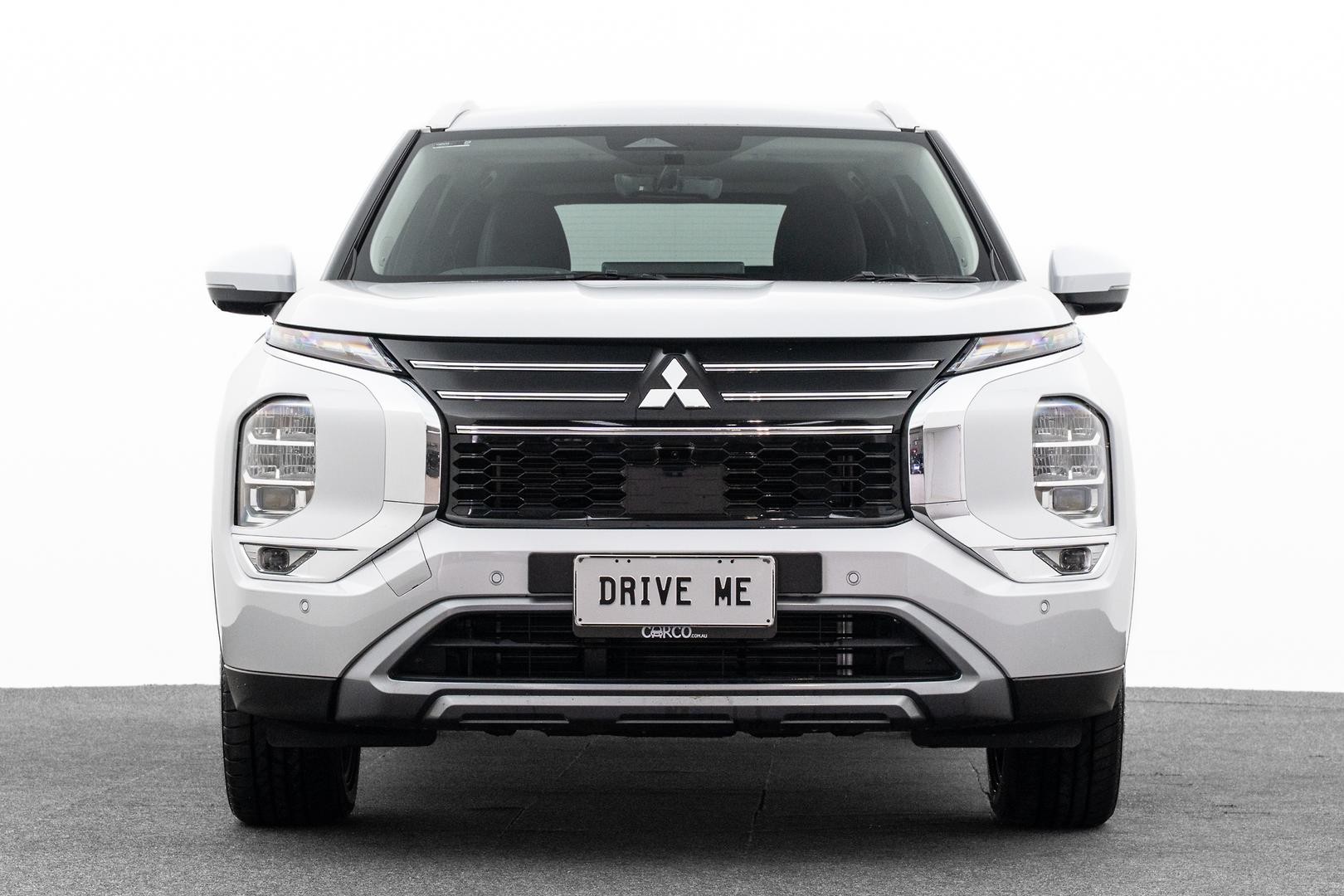Mitsubishi Outlander image 2