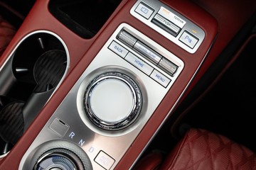 https://dvg-vehicle-assets.s3.amazonaws.com/C4627/6jdnityjhi4obb5hm8wxdwh0.jpg