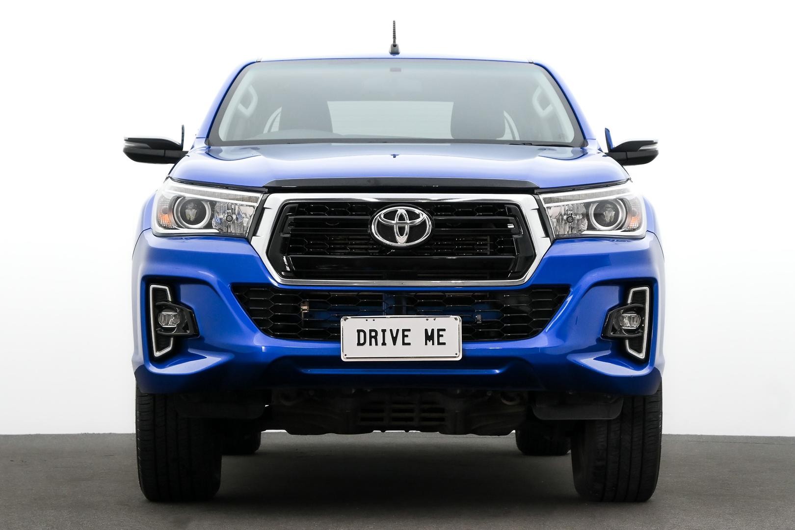 Toyota Hilux image 2