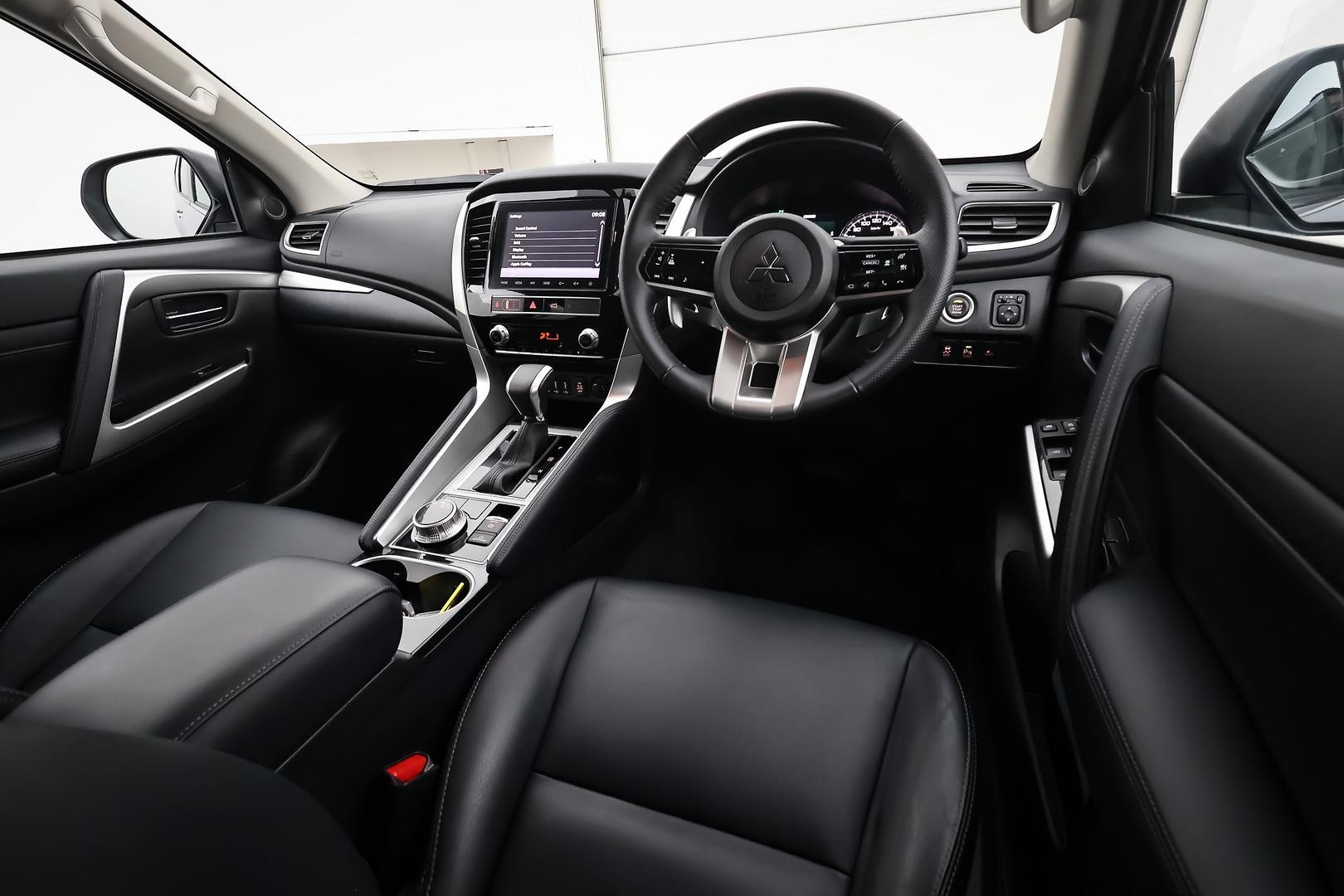 Mitsubishi Pajero Sport image 4