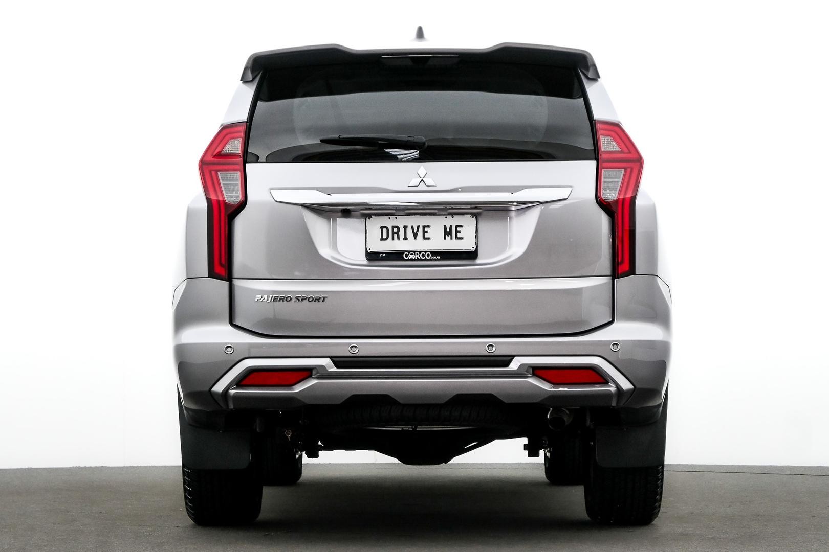Mitsubishi Pajero Sport image 3