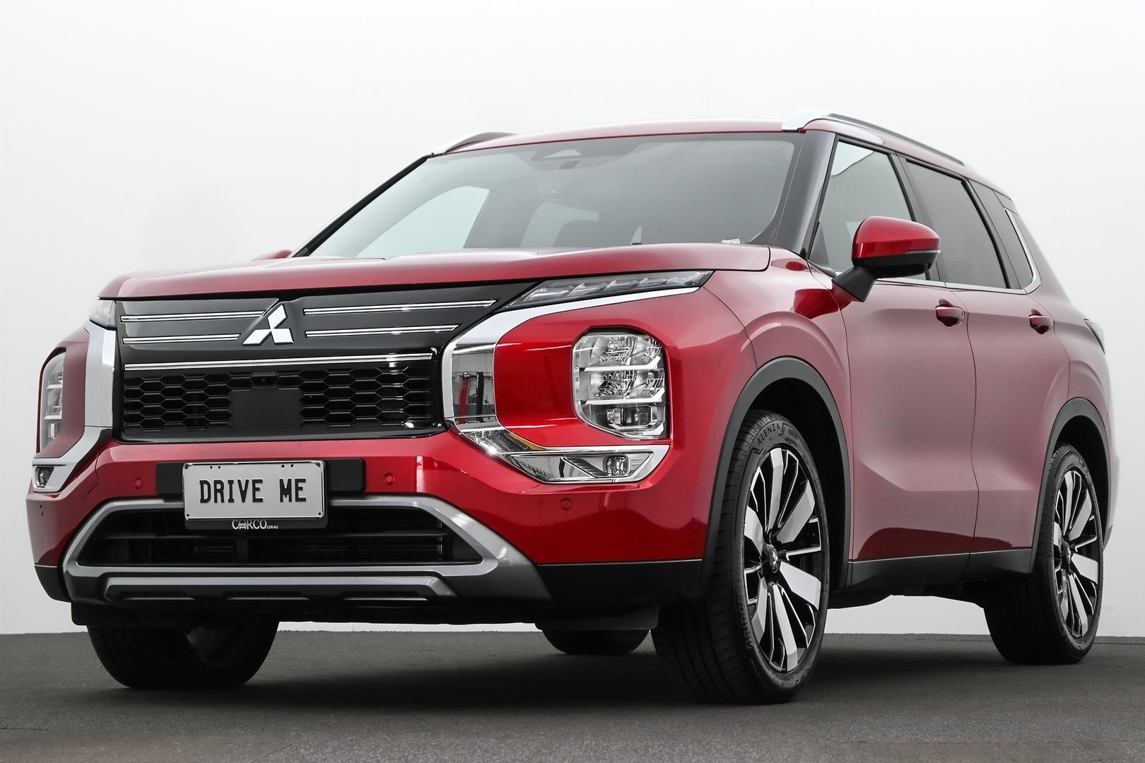 Mitsubishi Outlander image 1