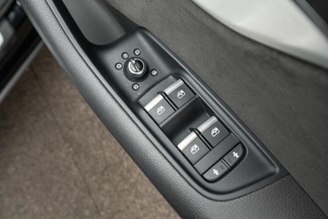 https://dvg-vehicle-assets.s3.amazonaws.com/C4691/2bceue20n1jar13v37o4obj3x.jpg