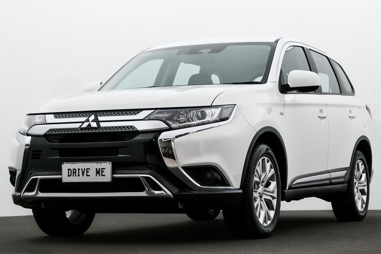 Mitsubishi Outlander image 1