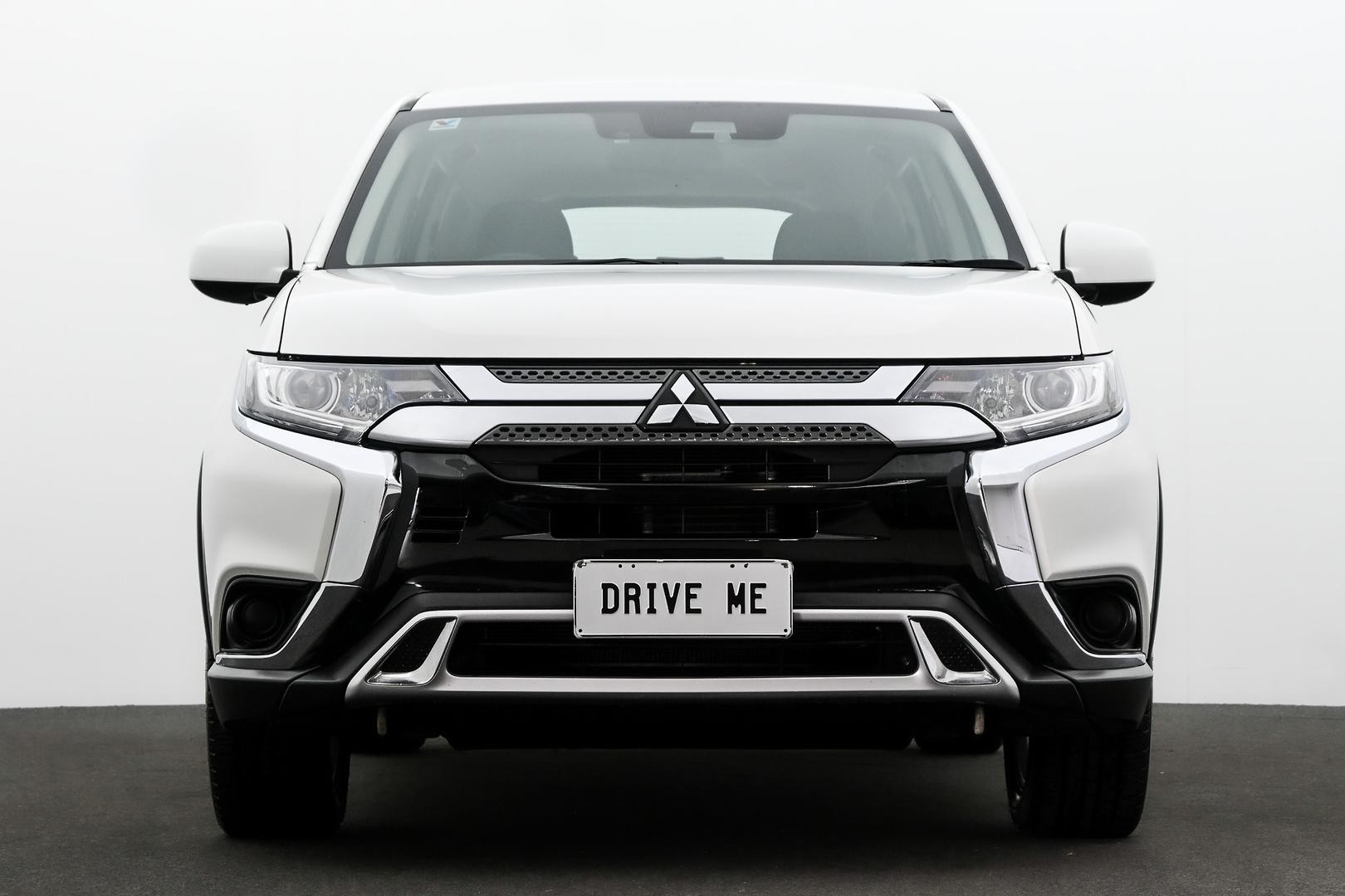 Mitsubishi Outlander image 2