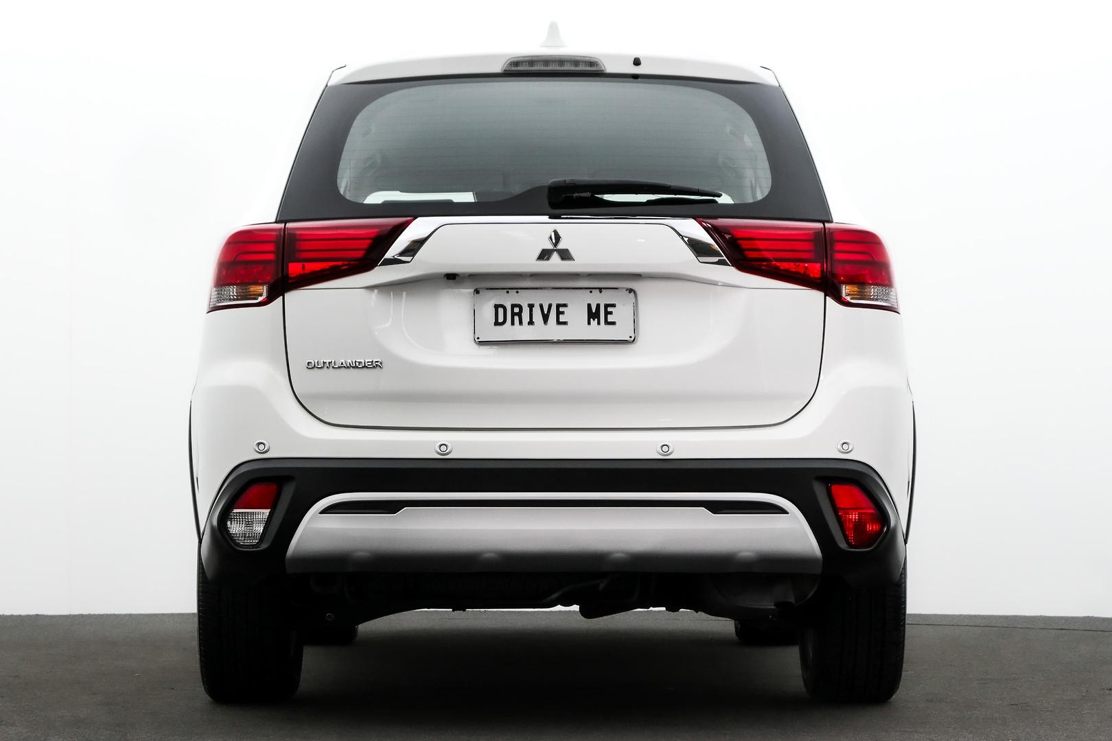 Mitsubishi Outlander image 3
