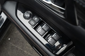 https://dvg-vehicle-assets.s3.amazonaws.com/C4699/rxhg4a2y31u47qzkas88p7qs.jpg