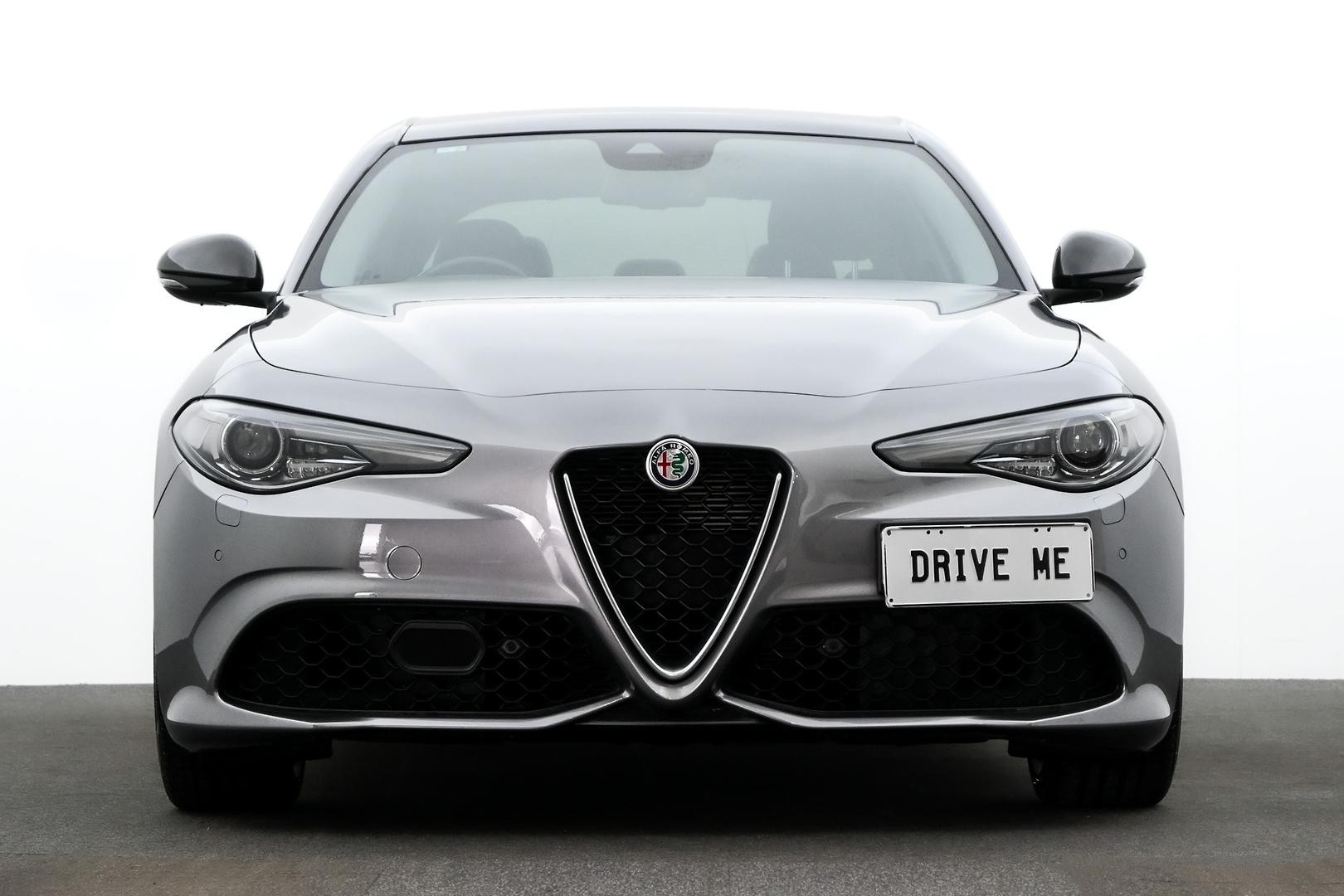 Alfa Romeo Giulia image 2