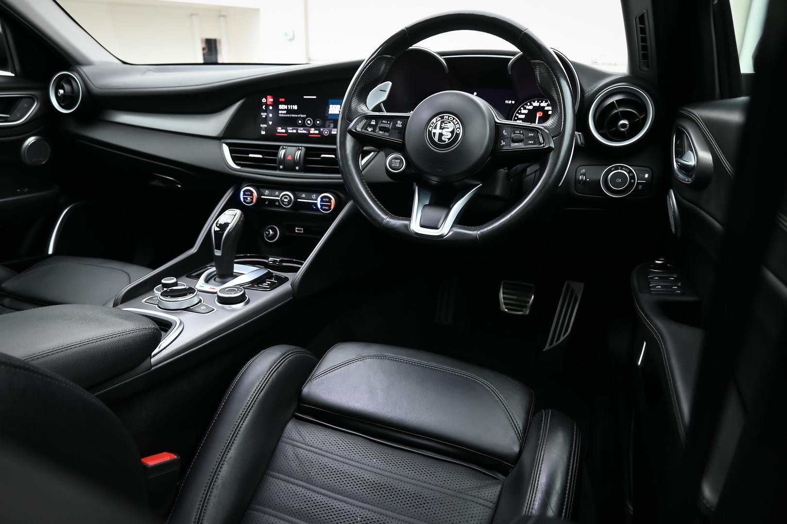 Alfa Romeo Giulia image 4