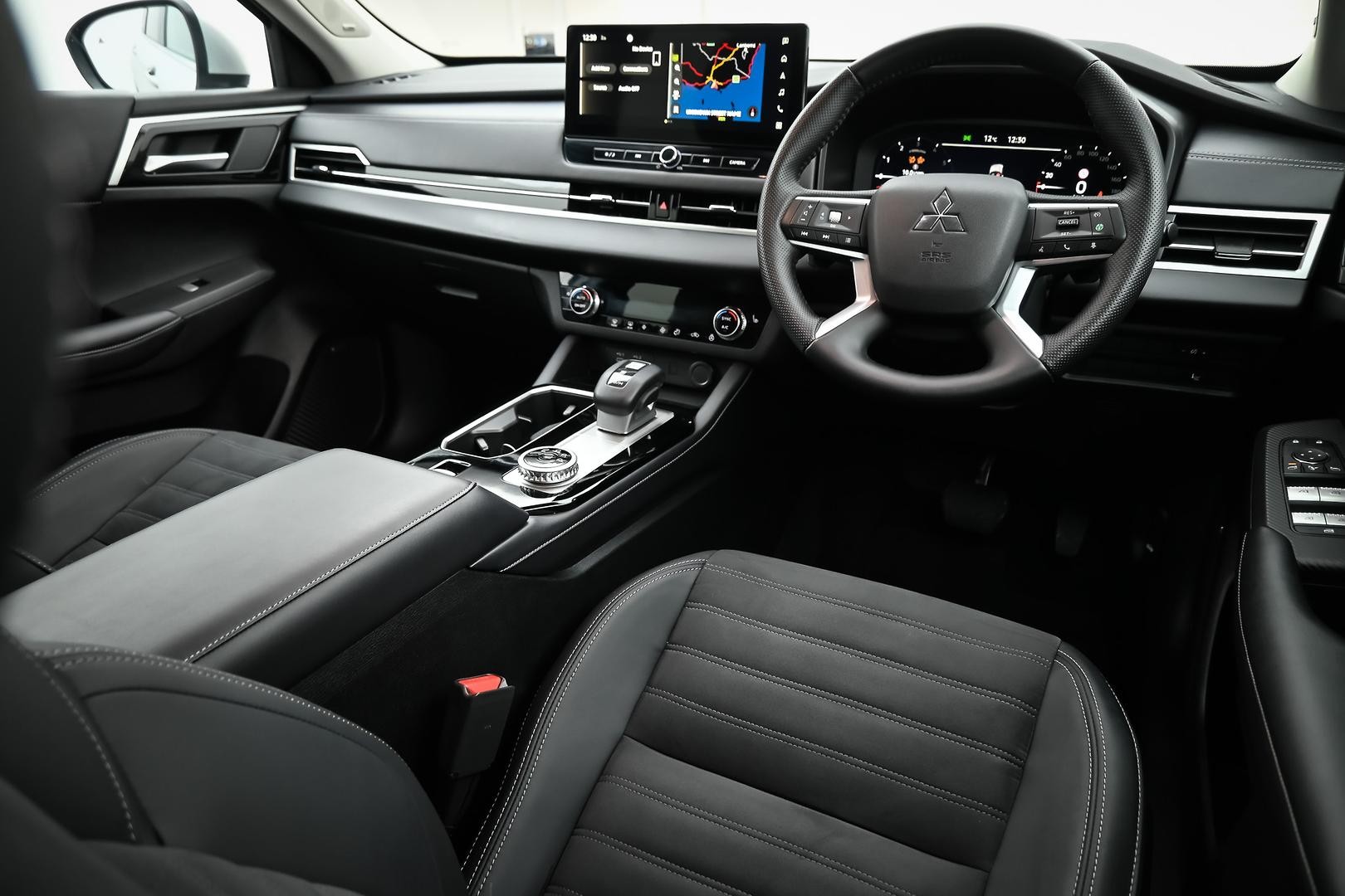 Mitsubishi Outlander image 4