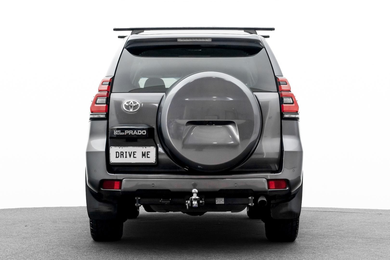 Toyota Landcruiser Prado image 3
