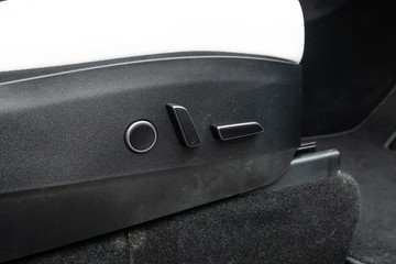 https://dvg-vehicle-assets.s3.amazonaws.com/C4799/d78z931q5humhnsx00cg63z30.jpg