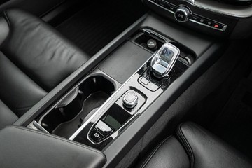 https://dvg-vehicle-assets.s3.amazonaws.com/C4804/c1d3wpwtycmb7g5brinesi8wj.jpg