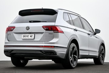 https://dvg-vehicle-assets.s3.amazonaws.com/C4818/6uyhvs7fait8gkuik4khekfva.jpg