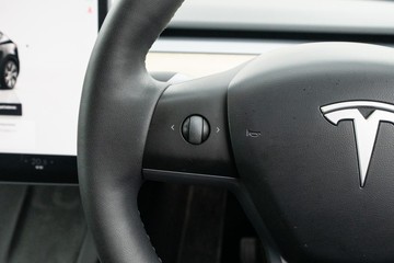 https://dvg-vehicle-assets.s3.amazonaws.com/C4819/27xymal5bpij4uz9yz6s3s1tu.jpg