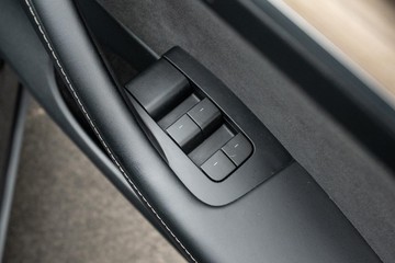 https://dvg-vehicle-assets.s3.amazonaws.com/C4819/csw92mfr951vmbpxl5zr0n32r.jpg