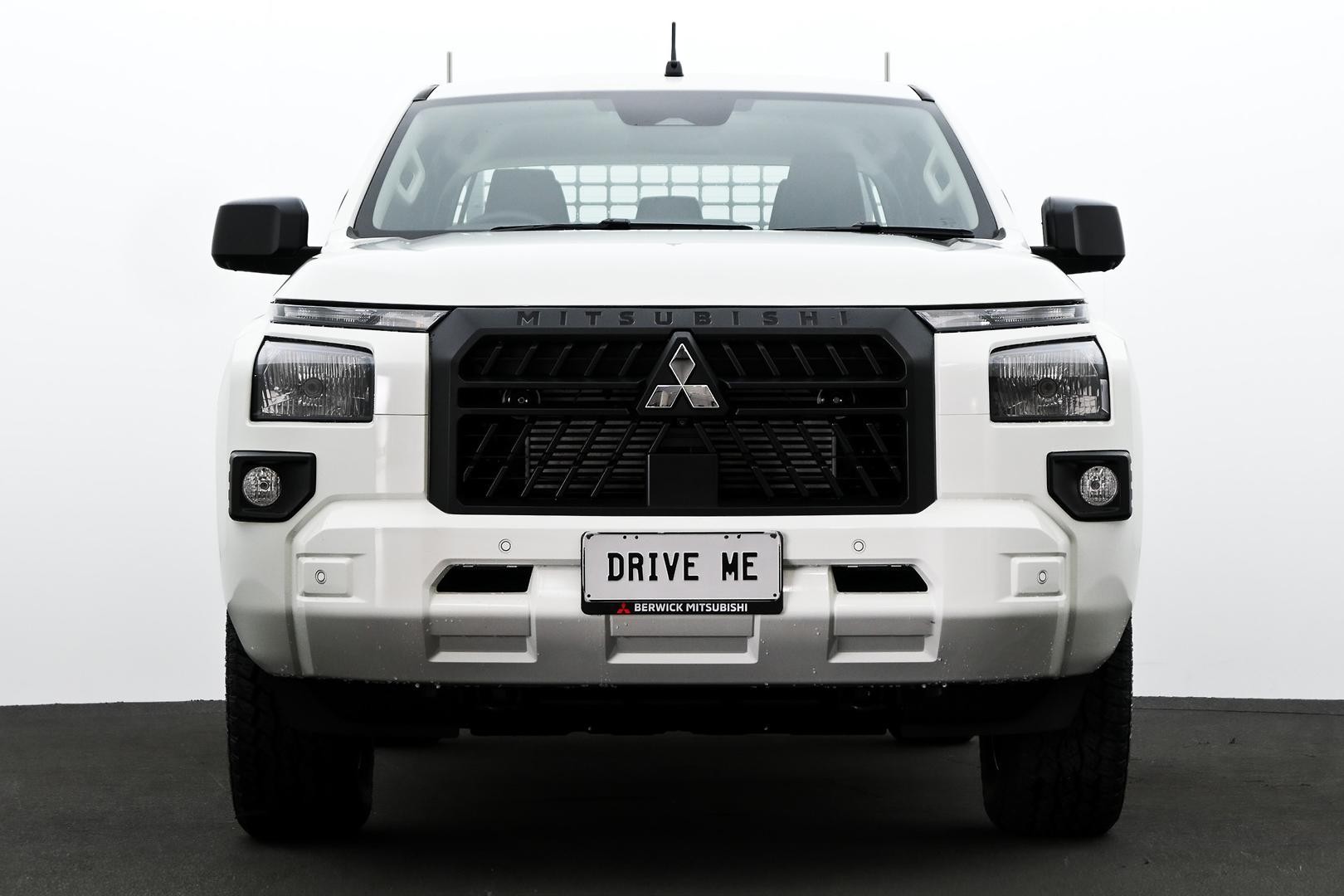 Mitsubishi Triton image 2