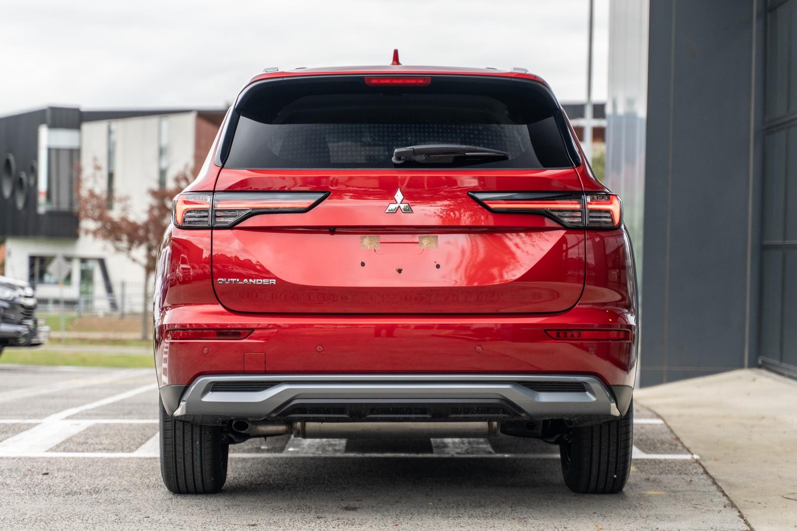 Mitsubishi Outlander image 3