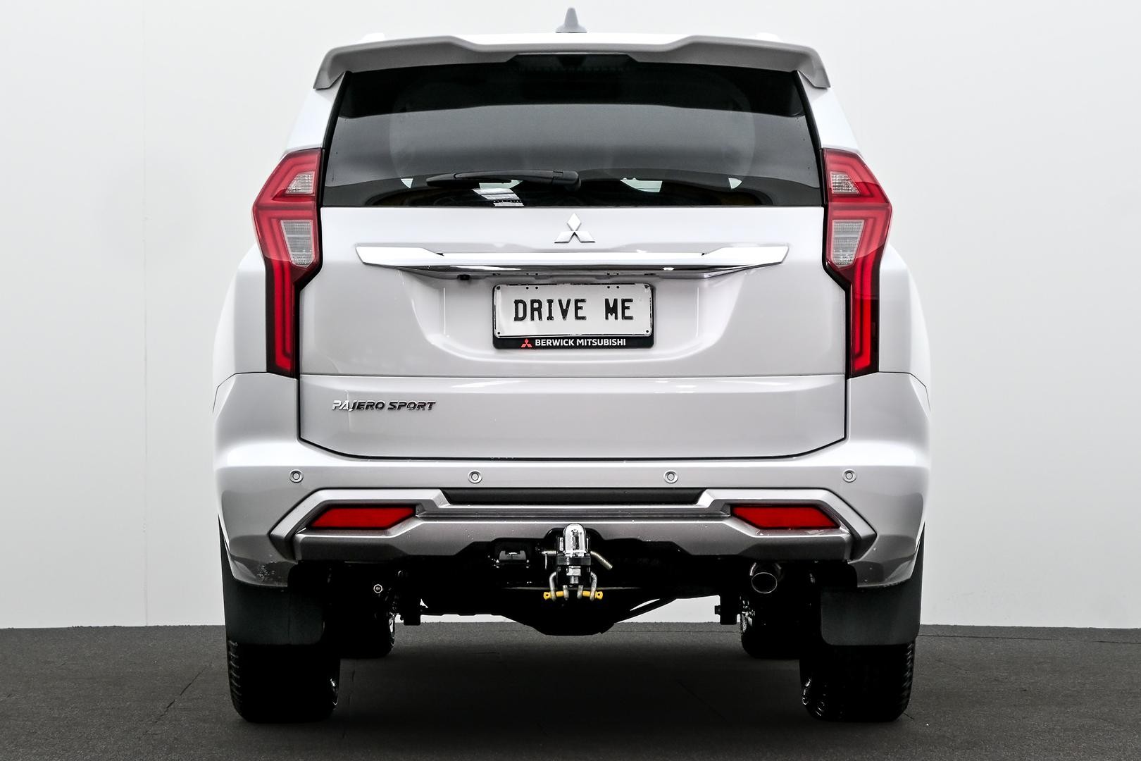 Mitsubishi Pajero Sport image 3