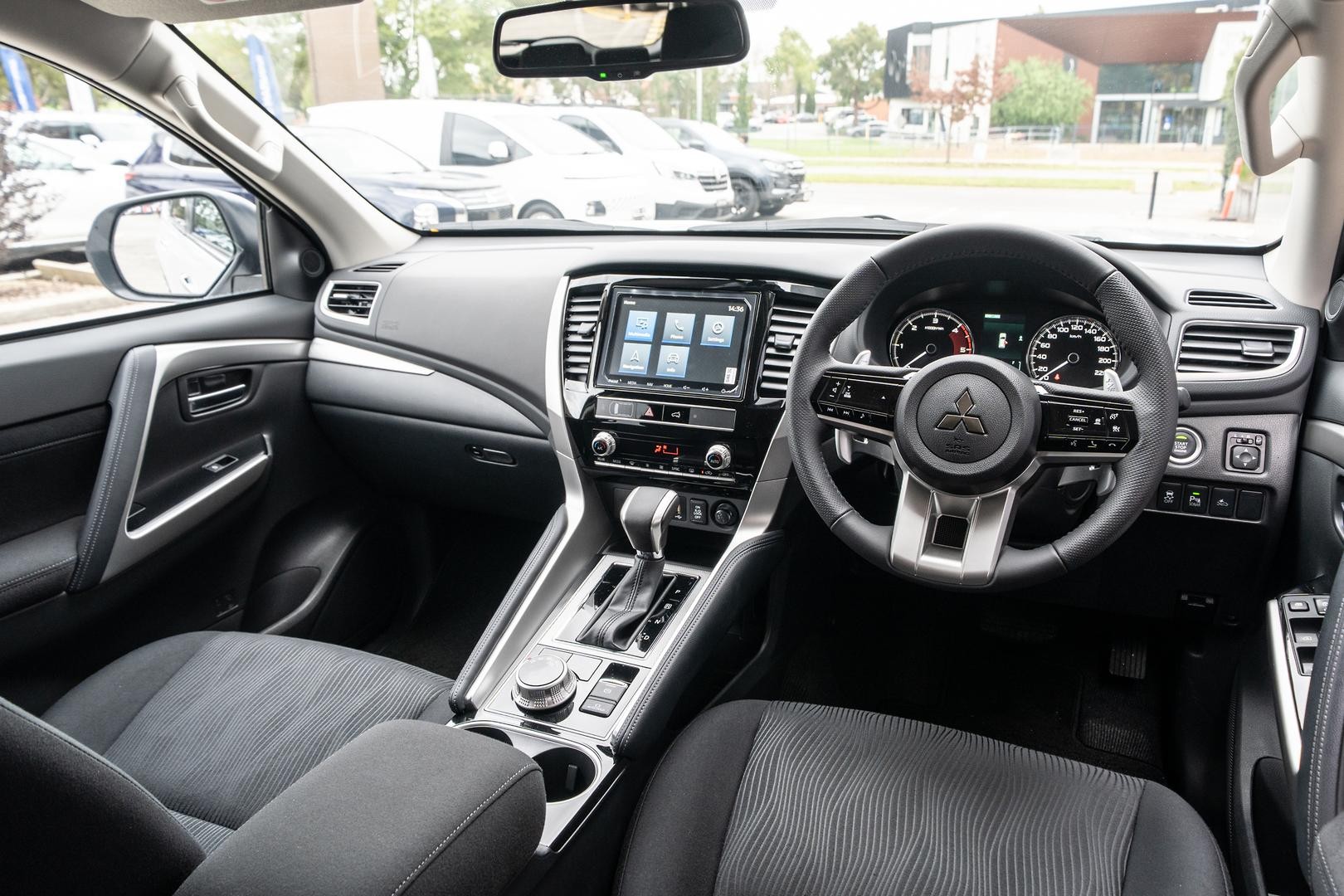 Mitsubishi Pajero Sport image 4