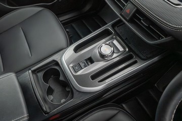 https://dvg-vehicle-assets.s3.amazonaws.com/C4848/cabwvfzddhclptznw3qn68832.jpg