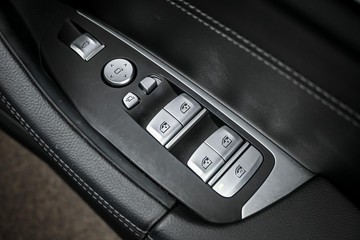 https://dvg-vehicle-assets.s3.amazonaws.com/C4856/79l46x6pvhq2sejdb0jp42yaj.jpg