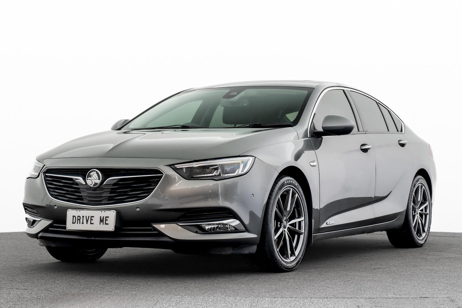 Holden Calais image 1