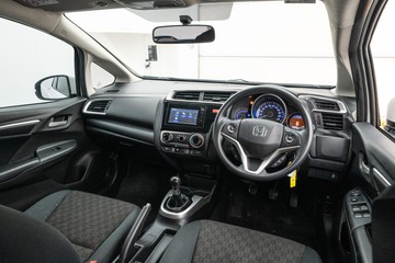 https://dvg-vehicle-assets.s3.amazonaws.com/C4876/1qutqrrg9m14sqhabdknfeyf1.jpg
