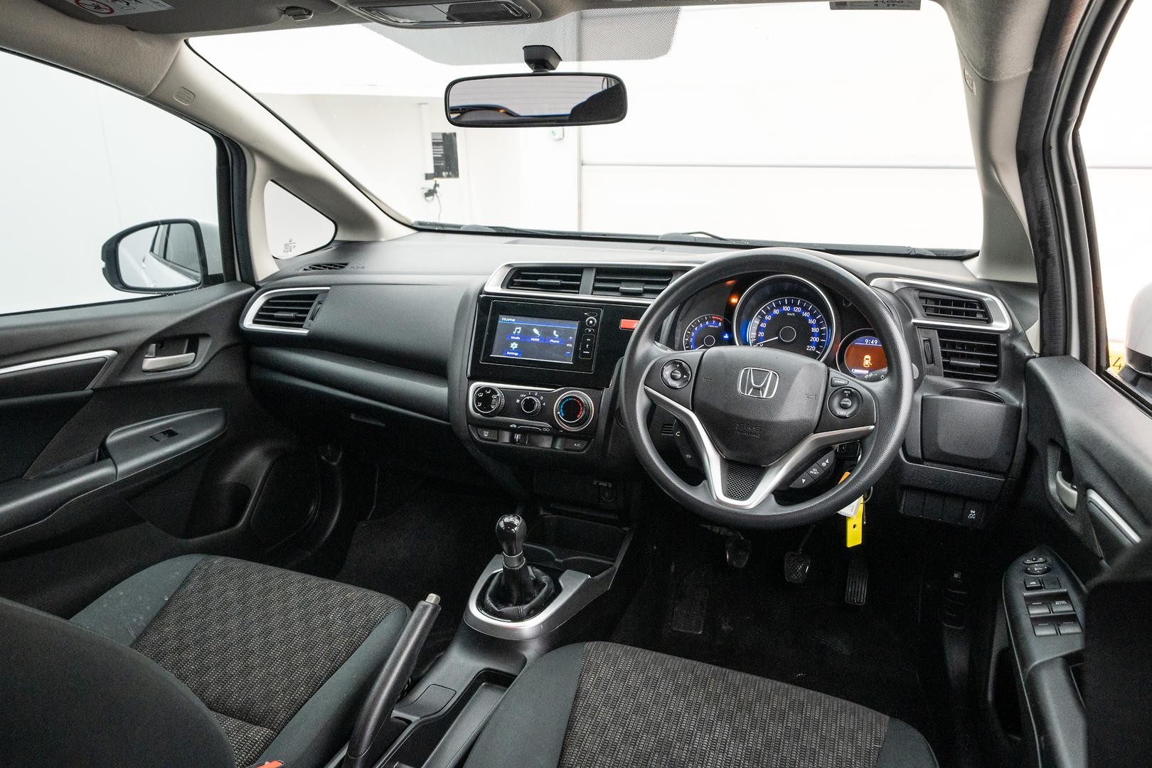 Honda Jazz image 4