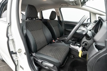 https://dvg-vehicle-assets.s3.amazonaws.com/C4876/e7v51i3h2r8fn449wjwlife25.jpg