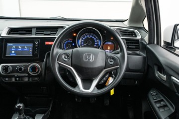 https://dvg-vehicle-assets.s3.amazonaws.com/C4876/l0g32ls1ph0l4po6j81wmuzg.jpg