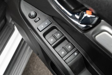 https://dvg-vehicle-assets.s3.amazonaws.com/C4881/u6q5yyi3sjv11mz6dscsml96.jpg