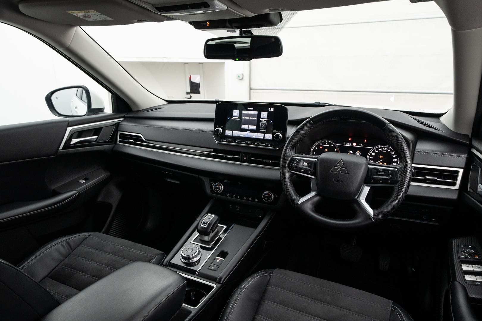 Mitsubishi Outlander image 4