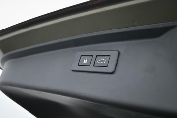 https://dvg-vehicle-assets.s3.amazonaws.com/C4935/d6ey2duxuoxchqa28cmansys5.jpg