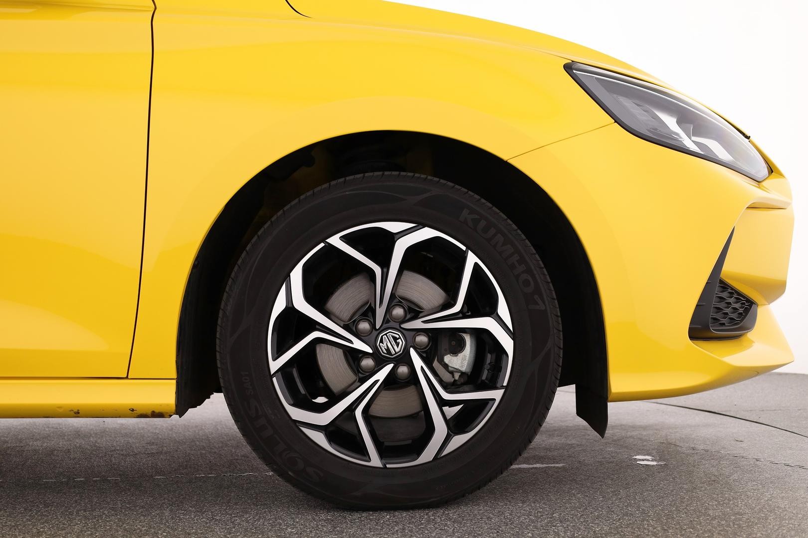 MG Mg5 image 3