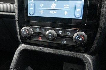 https://dvg-vehicle-assets.s3.amazonaws.com/C4970/dalm3zjy0addkiageii5tbpy4.jpg