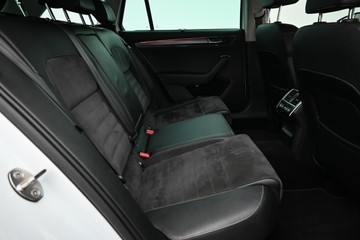https://dvg-vehicle-assets.s3.amazonaws.com/C4976/cu70hg5x8sq2kkd9y915lbxug.jpg