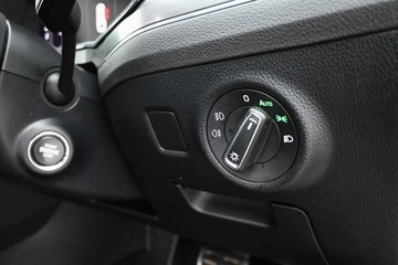 https://dvg-vehicle-assets.s3.amazonaws.com/C4976/ea2au4hohnh1e85rh5gg1wan4.jpg