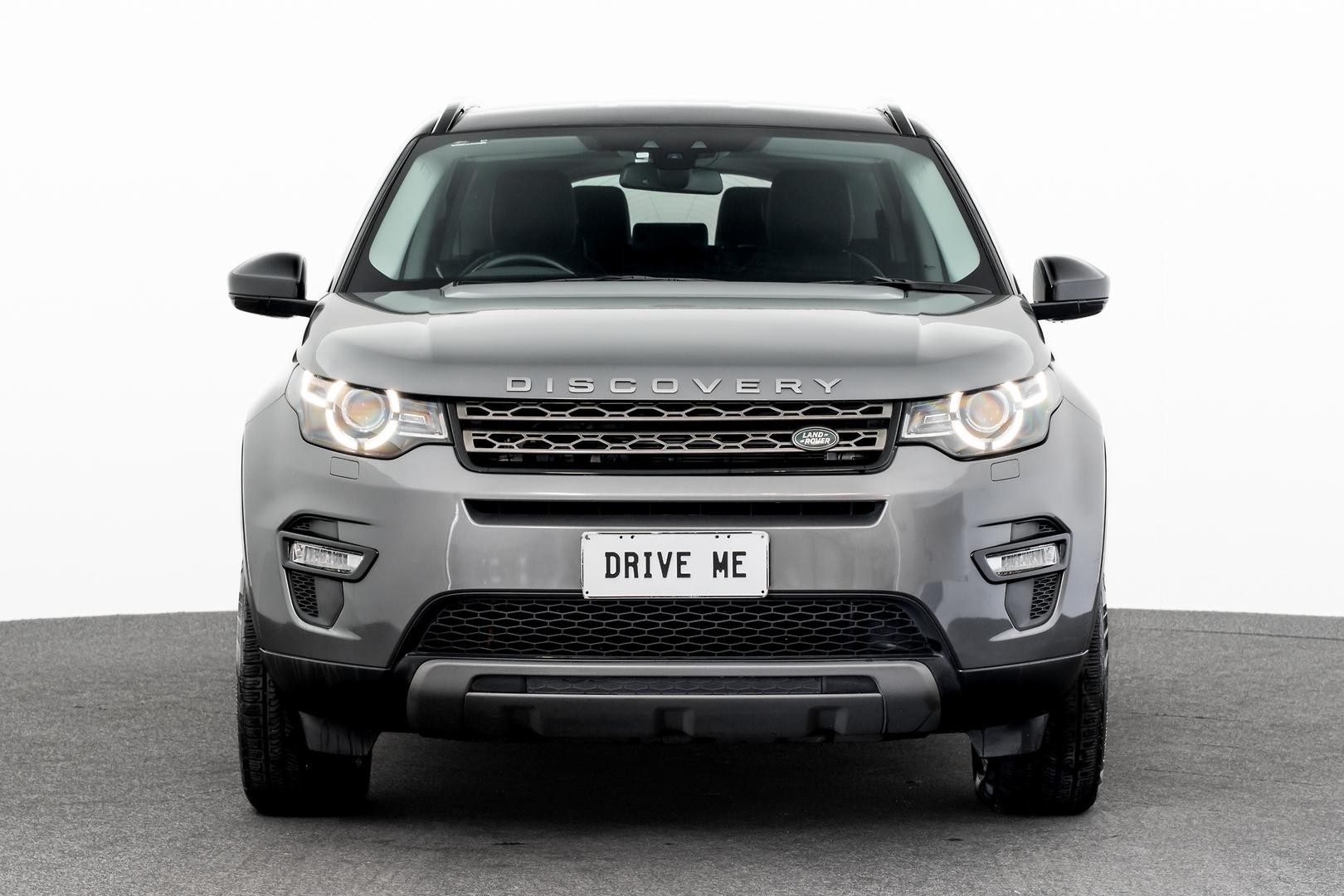 Land Rover Discovery Sport image 2