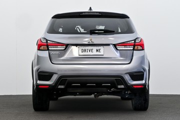 https://dvg-vehicle-assets.s3.amazonaws.com/C4988/12um2c15hznr6qjs90jxkuhx7.jpg