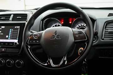 https://dvg-vehicle-assets.s3.amazonaws.com/C4988/4tvjs8j9o77eh24ikw8cvzdhk.jpg