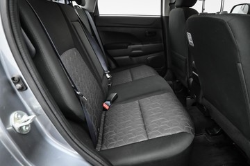https://dvg-vehicle-assets.s3.amazonaws.com/C4988/d41ygs4aj309a6a7blkanrbdc.jpg