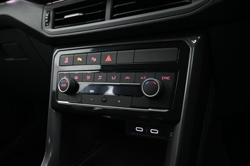 https://dvg-vehicle-assets.s3.amazonaws.com/C4991/7ec6o9su3zscz8zgpuavun6ft.jpg
