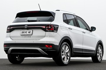 https://dvg-vehicle-assets.s3.amazonaws.com/C4991/crosen43tfaykthamjvb6z8lu.jpg