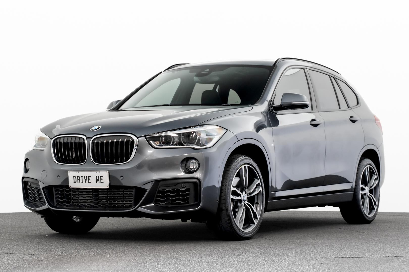 BMW X1 image 1