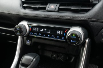 https://dvg-vehicle-assets.s3.amazonaws.com/C5000/cluzjramwq66p40r8htmosbuw.jpg